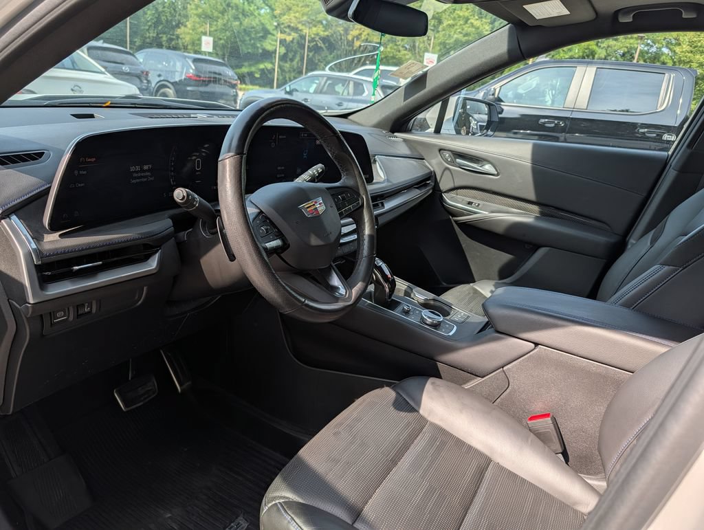 Used 2024 Cadillac XT4 Sport AWD/4WD image 9