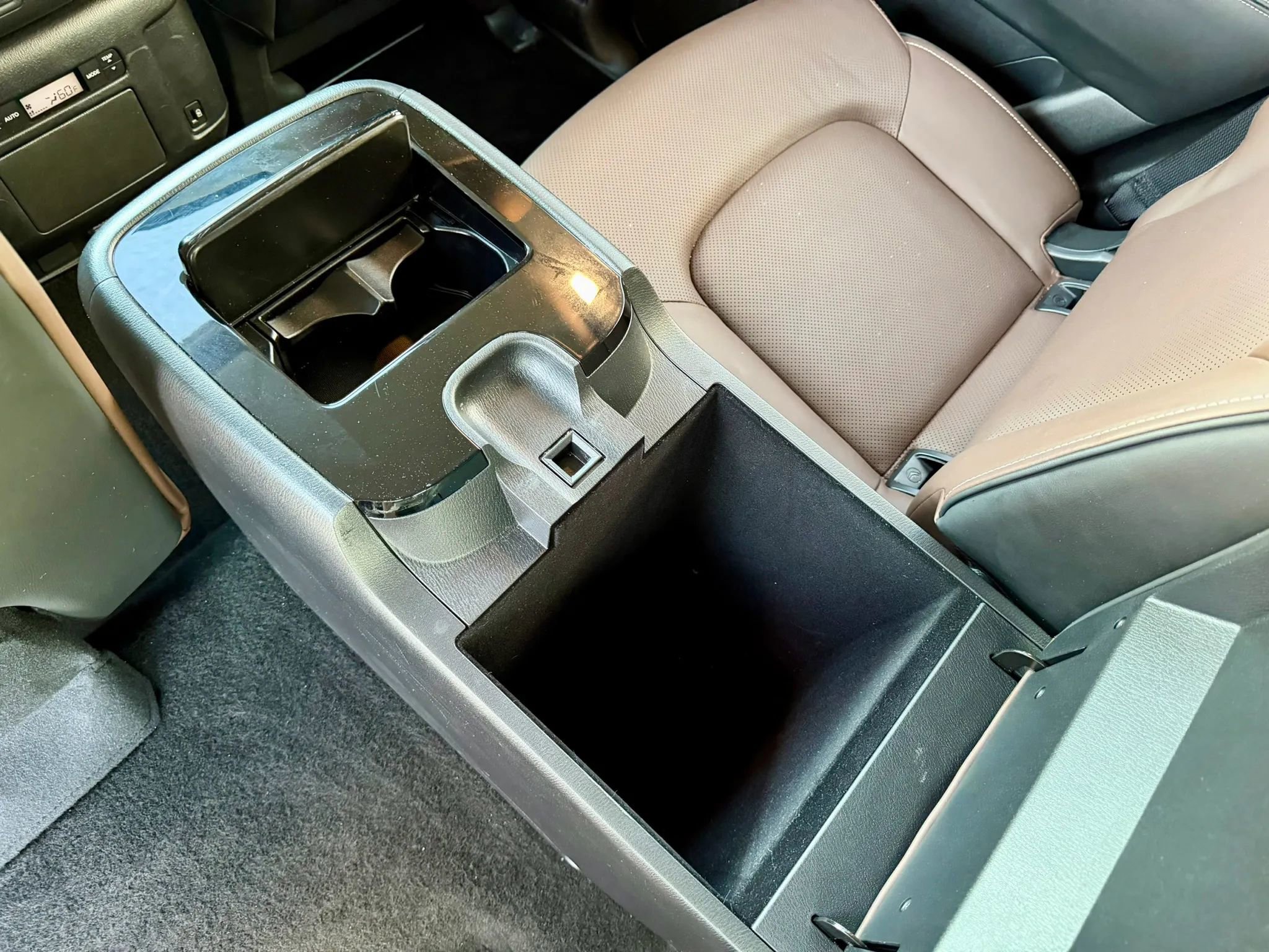 Used 2024 INFINITI QX80 Premium Select w/ Cargo Package AWD/4WD image 44