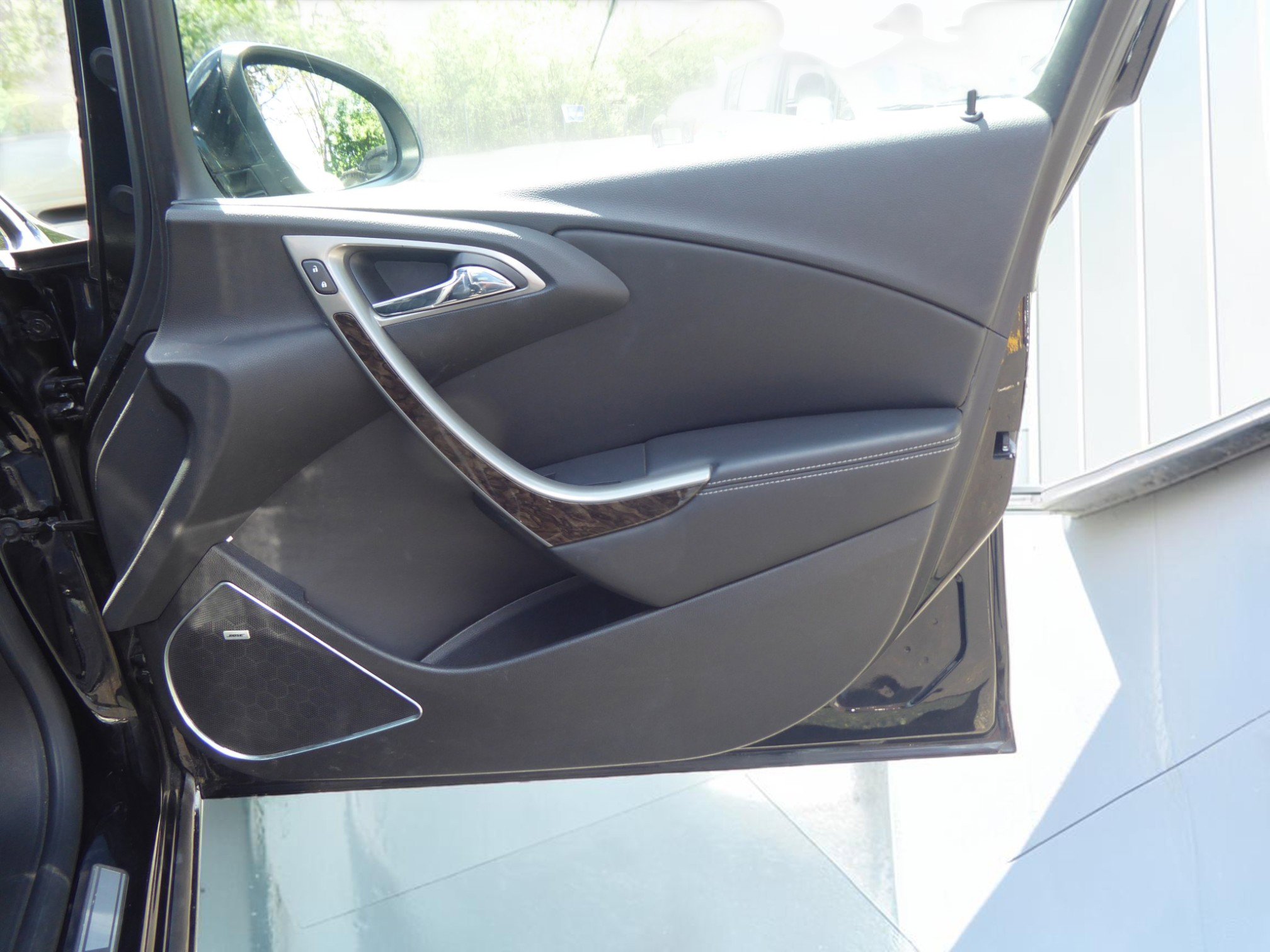 Used 2012 Buick Verano Leather FWD image 19