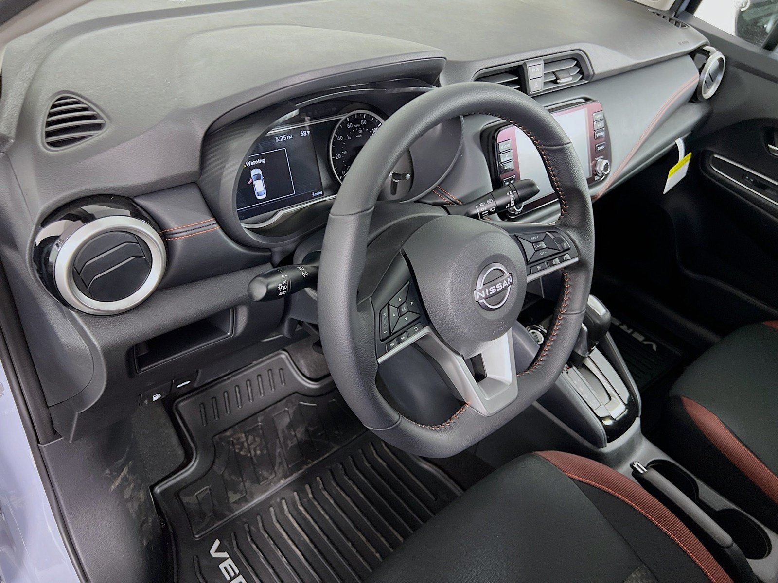 New 2025 Nissan Versa SR w/ Trunk Package FWD image 7