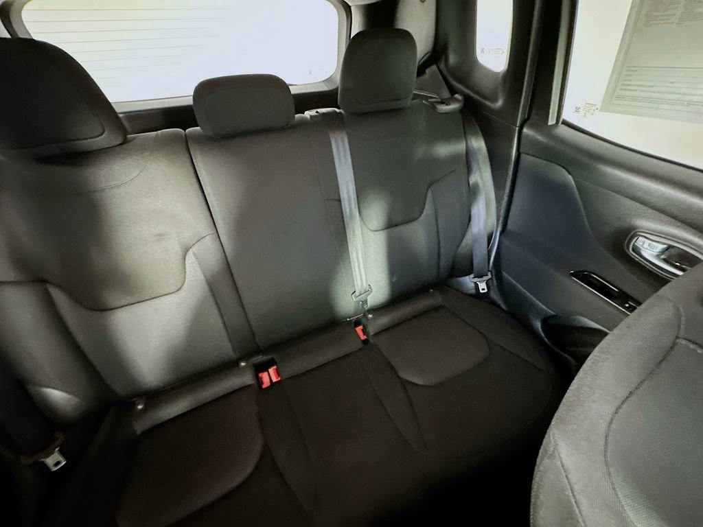 Used 2019 Jeep Renegade Sport w/ UConnect 7.0 Group AWD/4WD image 14