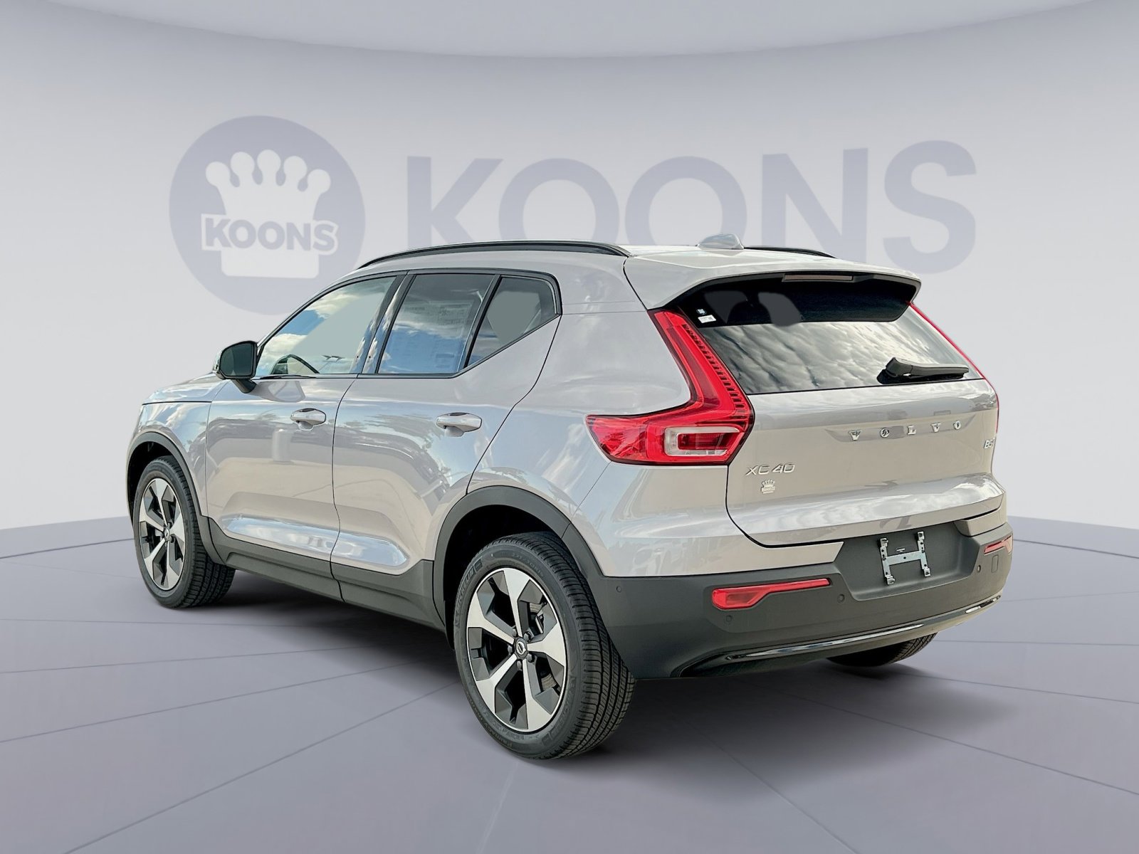 New 2026 Volvo XC40 B5 Plus w/ Protection Package Premier image 4