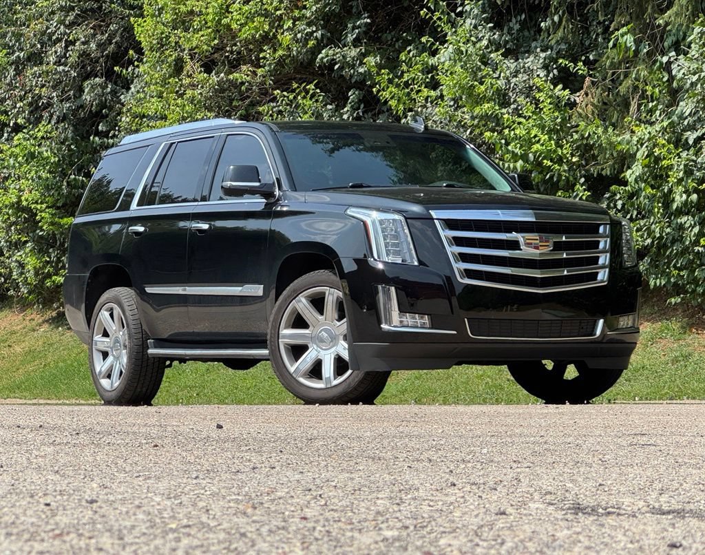 Used 2020 Cadillac Escalade Luxury AWD/4WD image 2