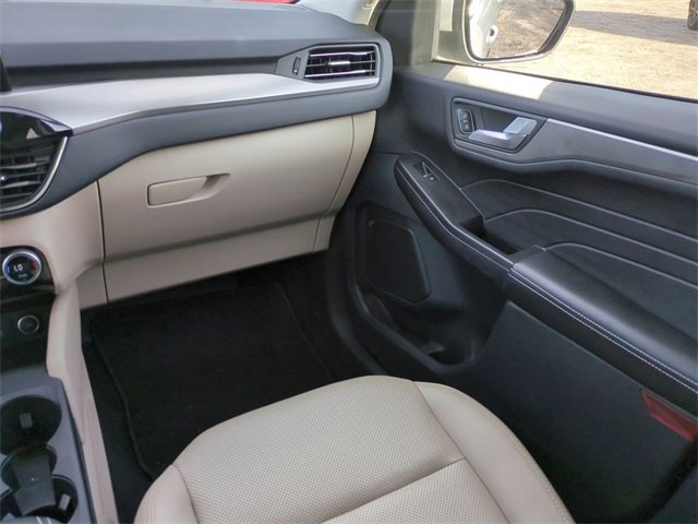 Used 2021 Ford Escape Titanium image 17
