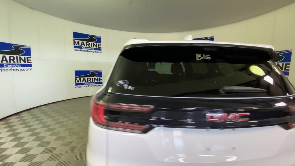 Used 2026 GMC Acadia Elevation w/ Elevation Premium Package FWD image 9