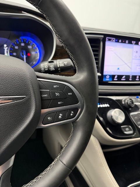 Used 2022 Chrysler Pacifica Limited FWD image 38