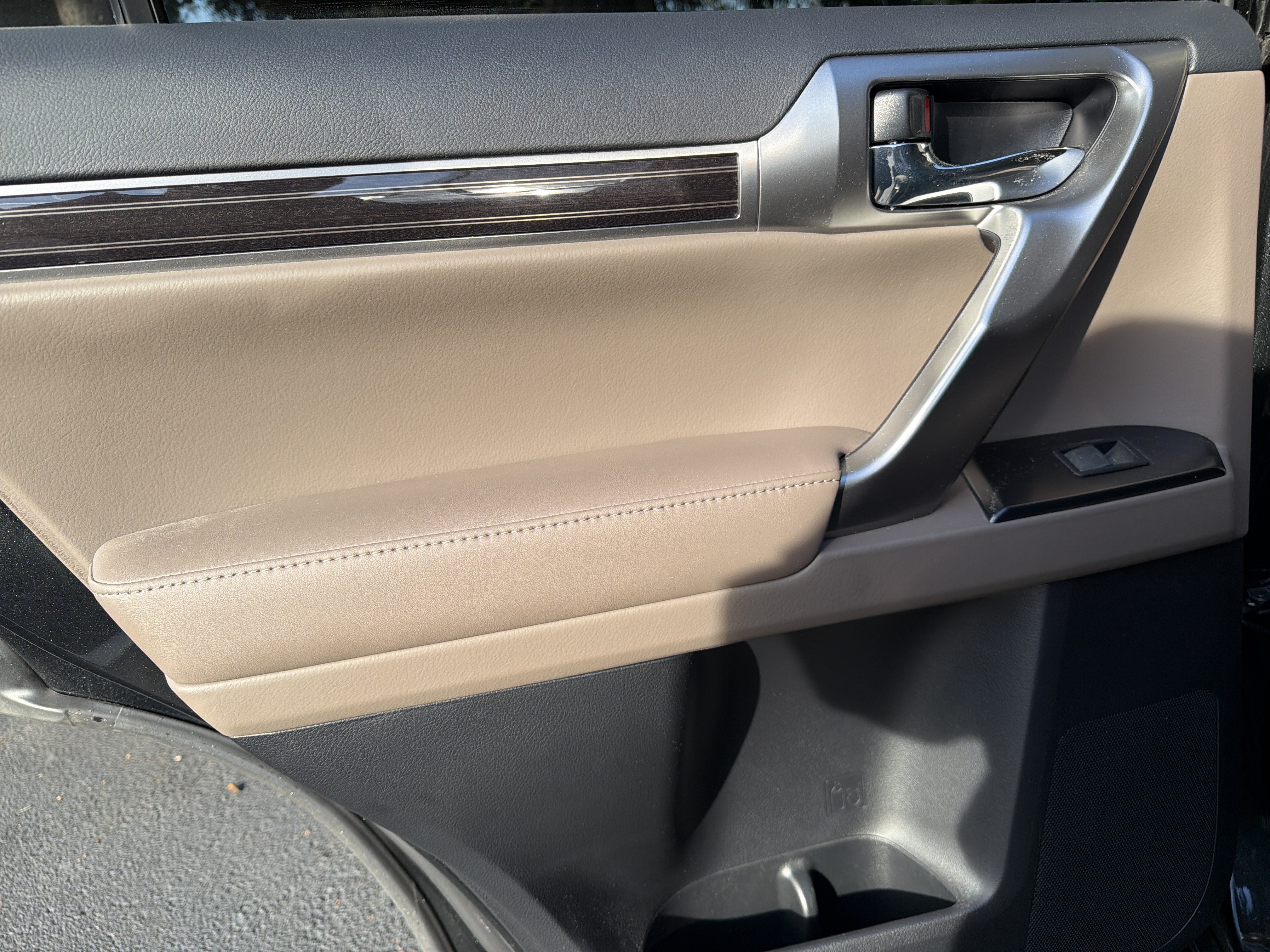 Used 2023 Lexus GX 460 Premium w/ Premium Package AWD/4WD image 30