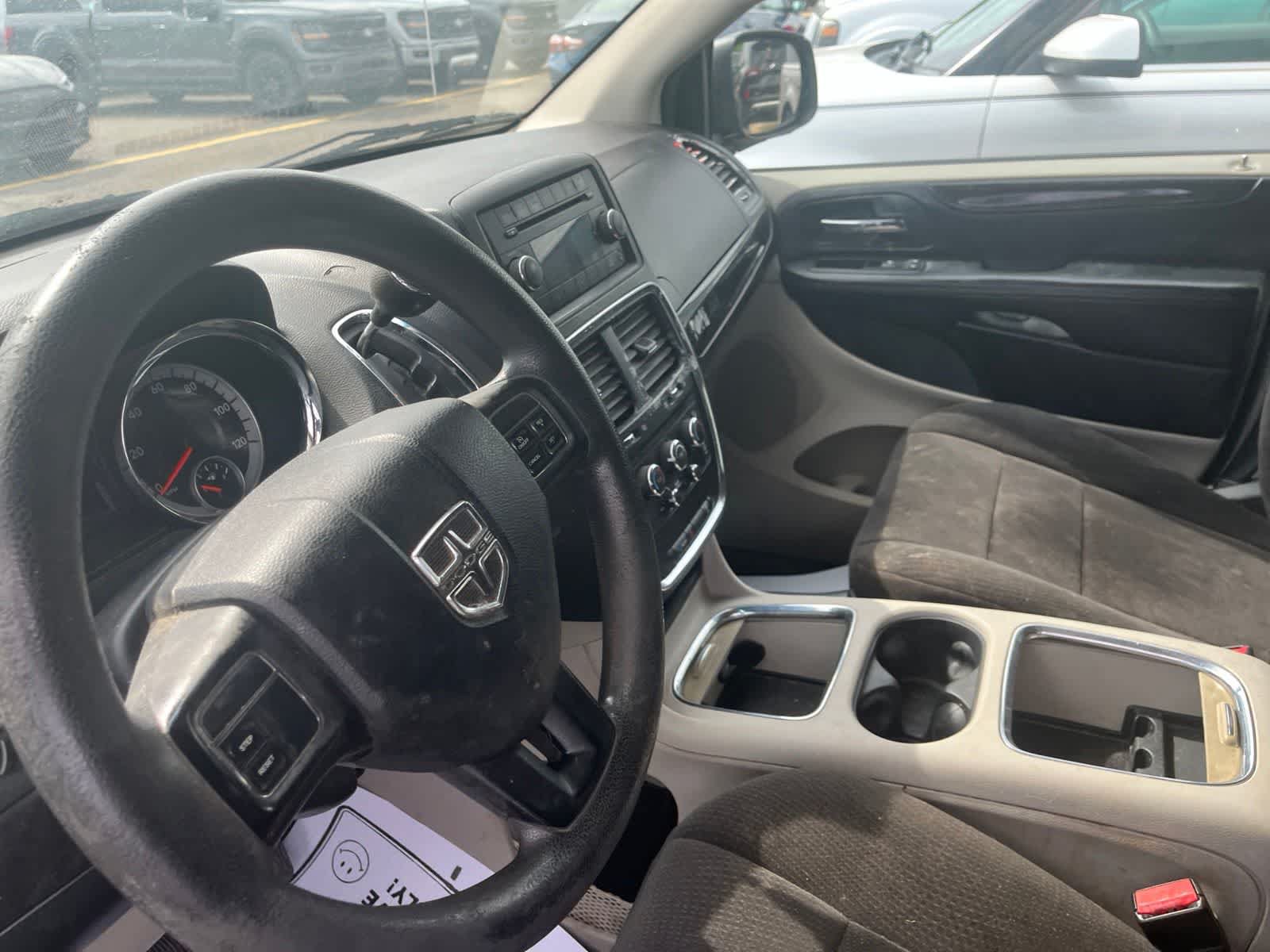 Used 2012 Dodge Grand Caravan SXT FWD image 24