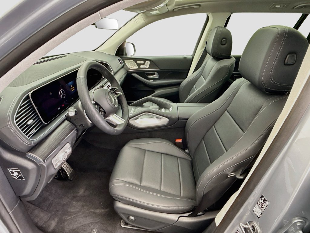Certified 2026 Mercedes-Benz GLS 450 4MATIC image 18