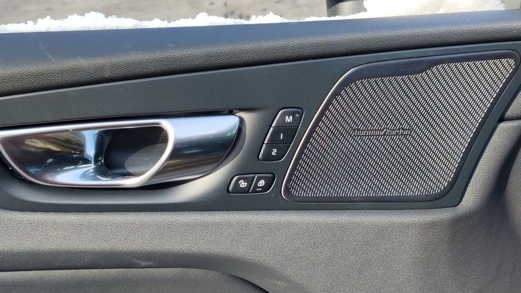 New 2026 Volvo XC60 B5 Ultra w/ Protection Package Premier image 8