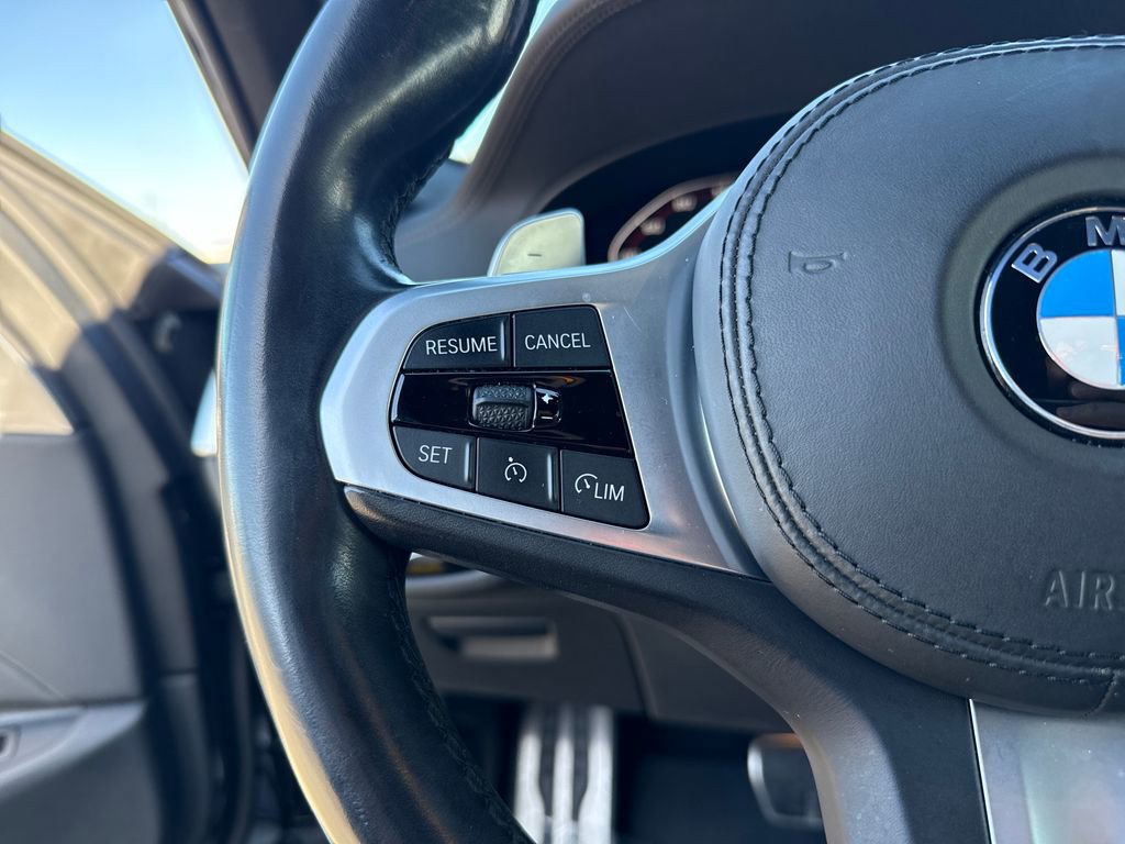 Used 2021 BMW M550i xDrive image 16