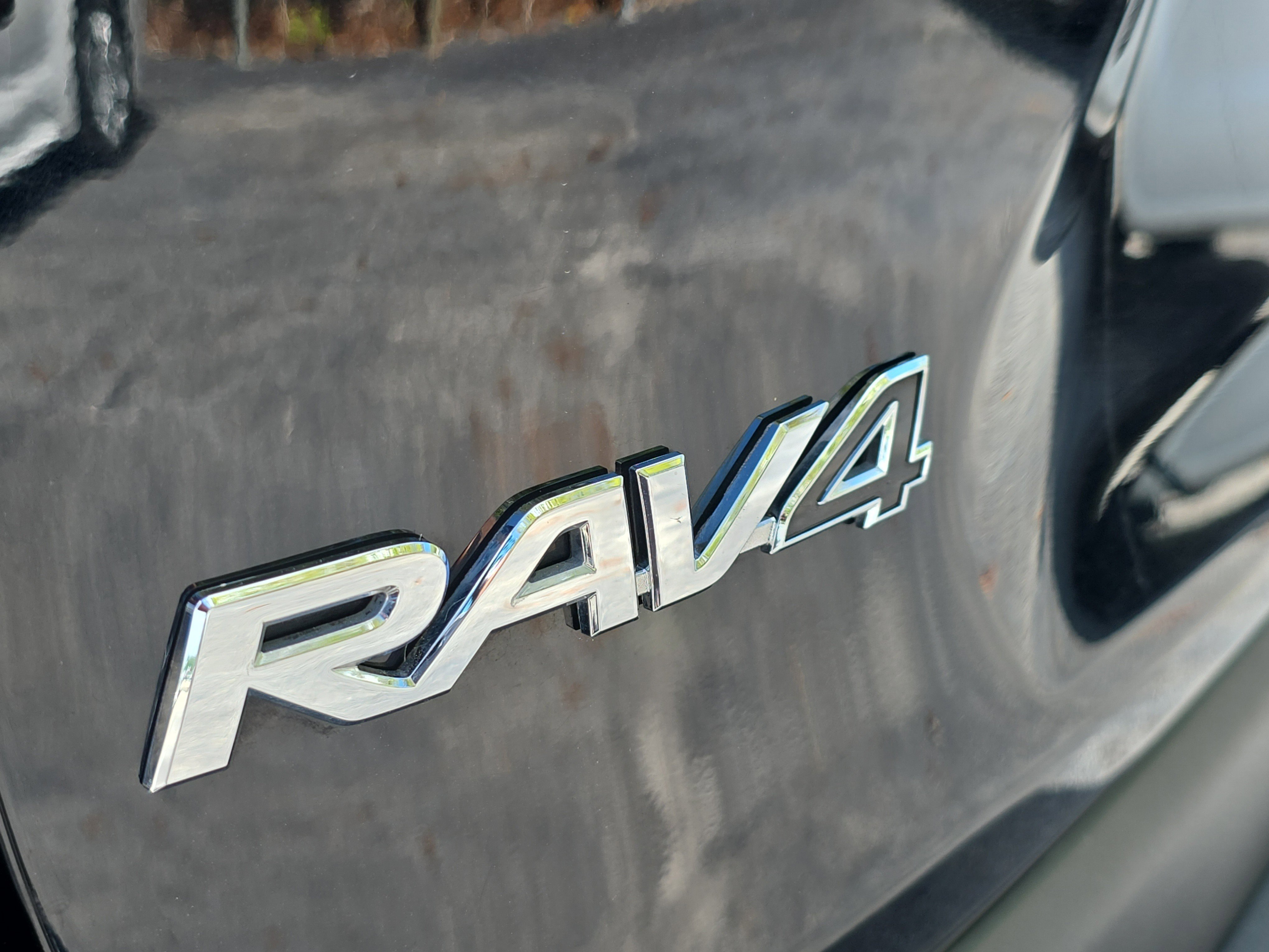 Used 2024 Toyota RAV4 XLE FWD image 10