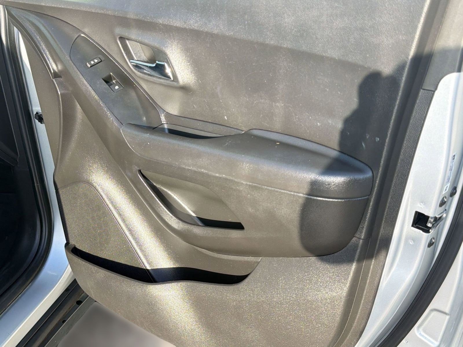 Used 2019 Chevrolet Trax LT w/ LT Convenience Package image 21