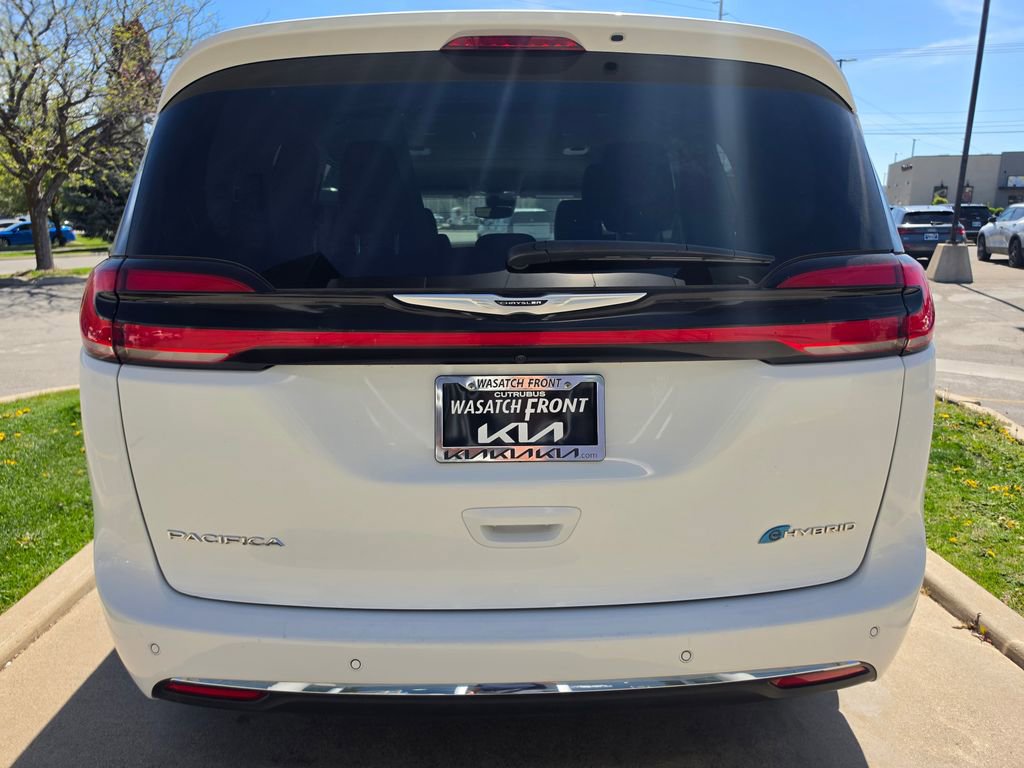Used 2023 Chrysler Pacifica Touring-L image 6