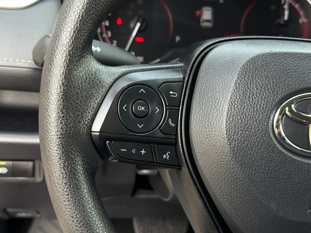 Used 2025 Toyota RAV4 LE AWD/4WD image 22