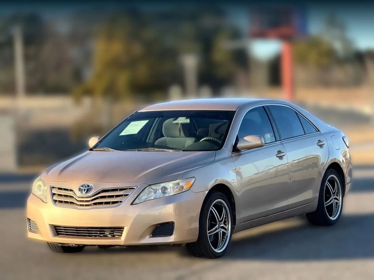 Used 2010 Toyota Camry image 6