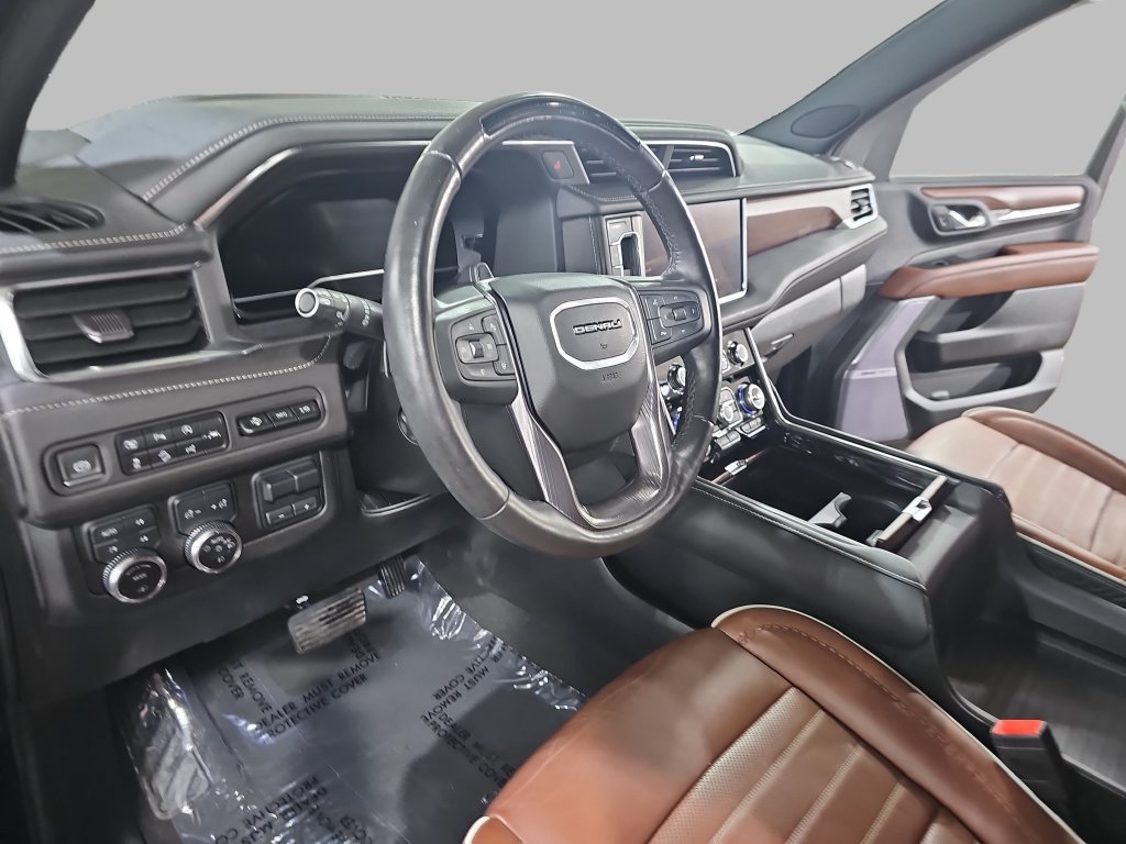 Certified 2023 GMC Yukon XL Denali Ultimate w/ LPO, Floor Liner Package AWD/4WD image 22