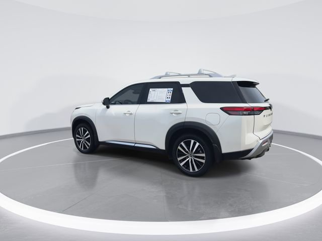 Used 2024 Nissan Pathfinder Platinum w/ Cargo Package AWD/4WD image 6