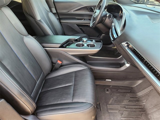 Used 2024 Cadillac Lyriq Luxury image 14