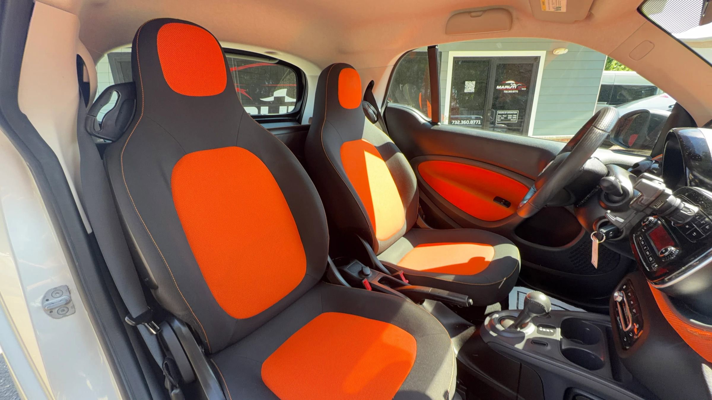 Used 2016 smart fortwo passion RWD image 19