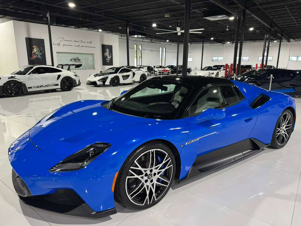 Used 2023 Maserati MC20 Spyder image 19