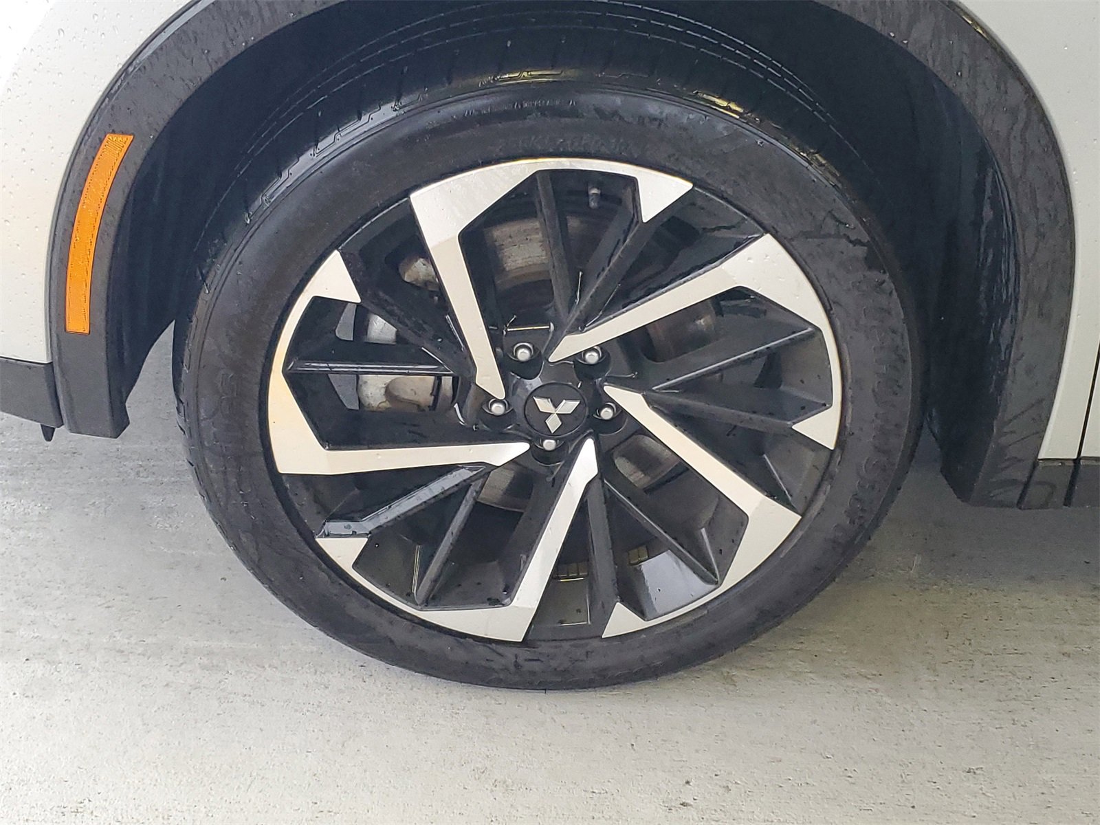 Used 2023 Mitsubishi Outlander SE image 31