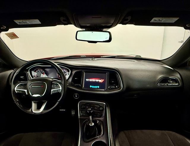 Used 2016 Dodge Challenger R/T Scat Pack w/ Leather Interior Group image 19