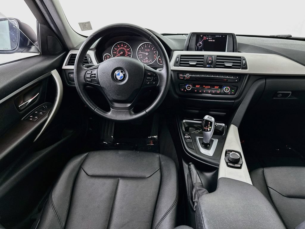 Used 2015 BMW 320i Sedan RWD image 20