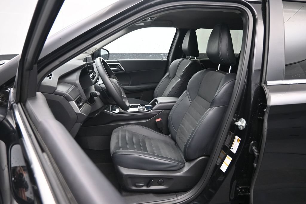 Used 2025 Mitsubishi Outlander SE AWD/4WD image 21