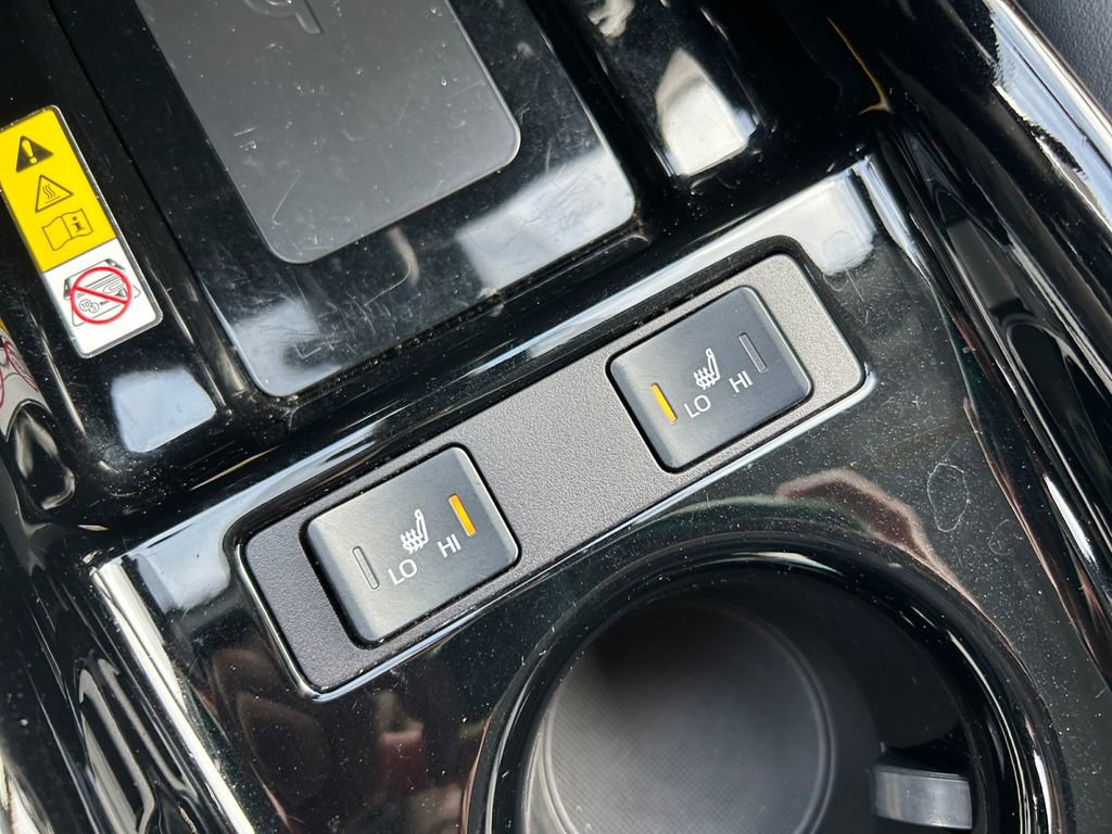 Used 2022 Toyota Prius Prime XLE FWD image 34