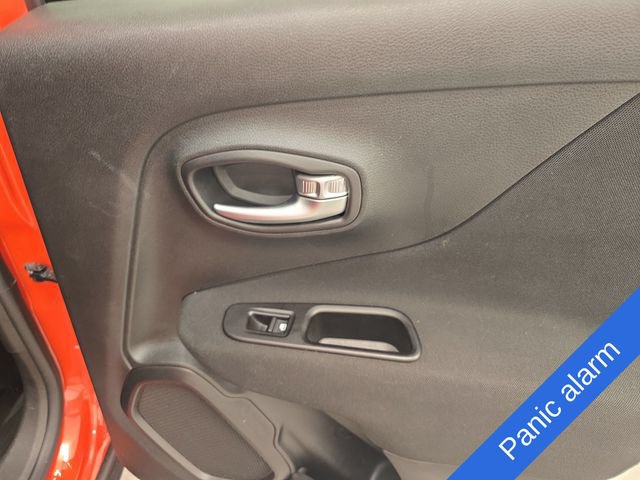 Used 2021 Jeep Renegade Latitude AWD/4WD image 14