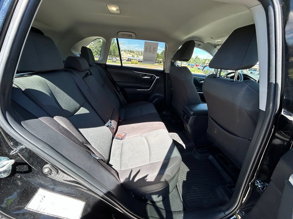 Used 2025 Toyota RAV4 XLE AWD/4WD image 30