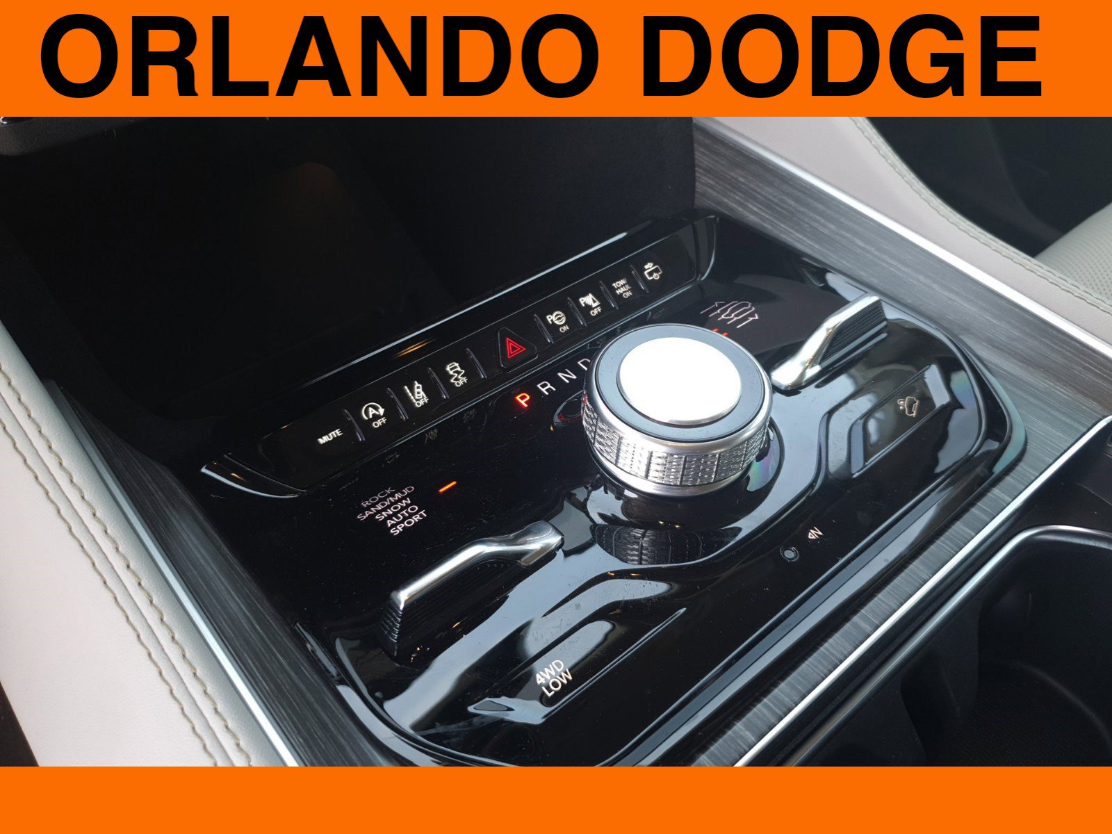 New 2023 Jeep Wagoneer L Series III w/ Convenience Group I image 21