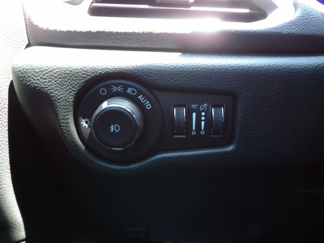 New 2026 Chrysler Pacifica Limited w/ Uconnect Theater Family Group AWD/4WD image 21