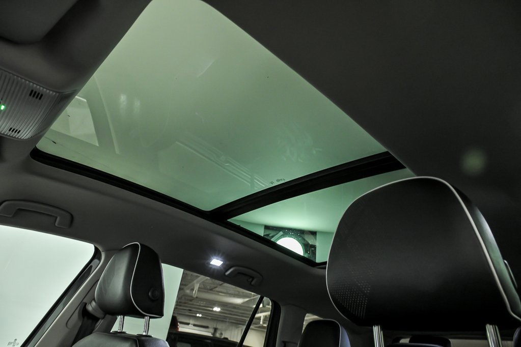 Certified 2025 Volkswagen Atlas SEL Premium R-Line image 10