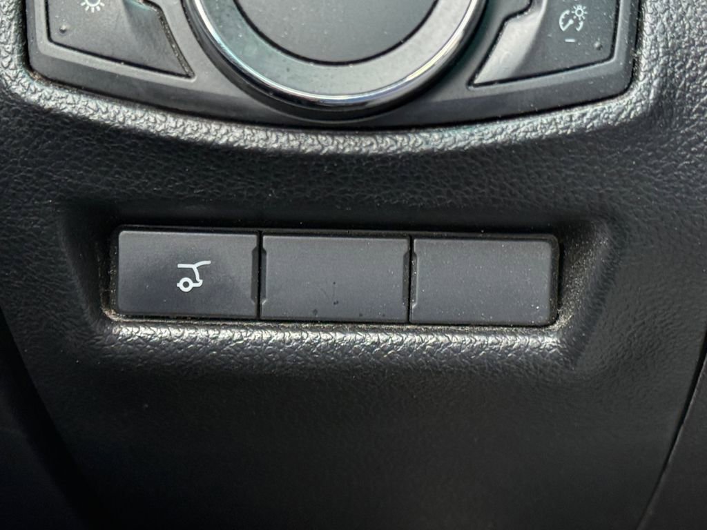 Used 2017 Ford Explorer XLT w/ Equipment Group 202A image 34