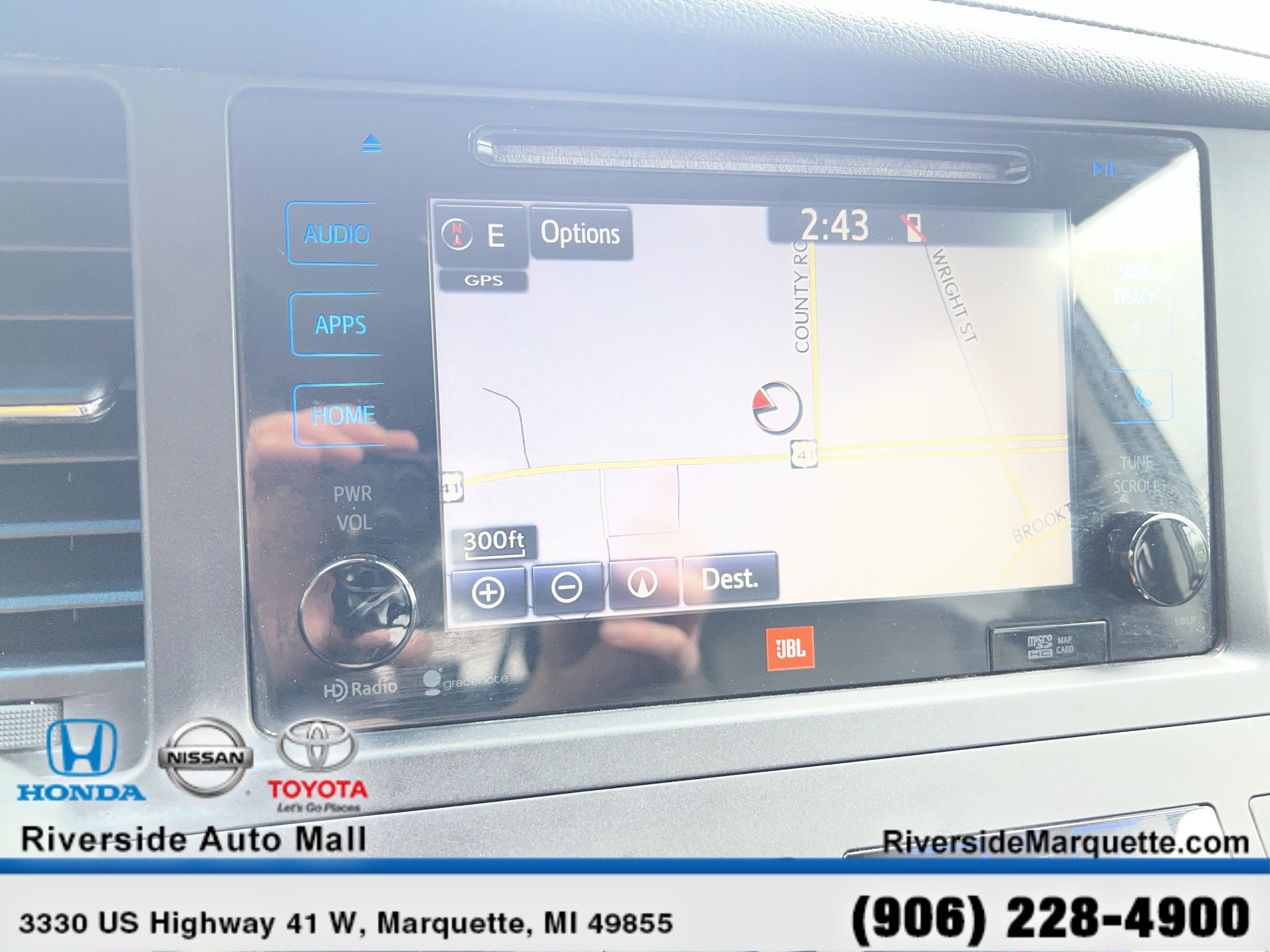 Used 2015 Toyota Sienna Limited Premium w/ Four Season Floor Mat Package FWD image 21