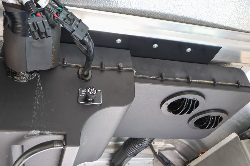 Used 2019 Ford E-450 and Econoline 450 Super Duty RWD image 37