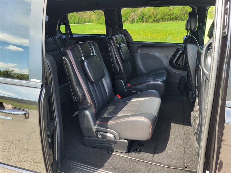 Used 2014 Dodge Grand Caravan R/T w/ Trailer Tow Group FWD image 14