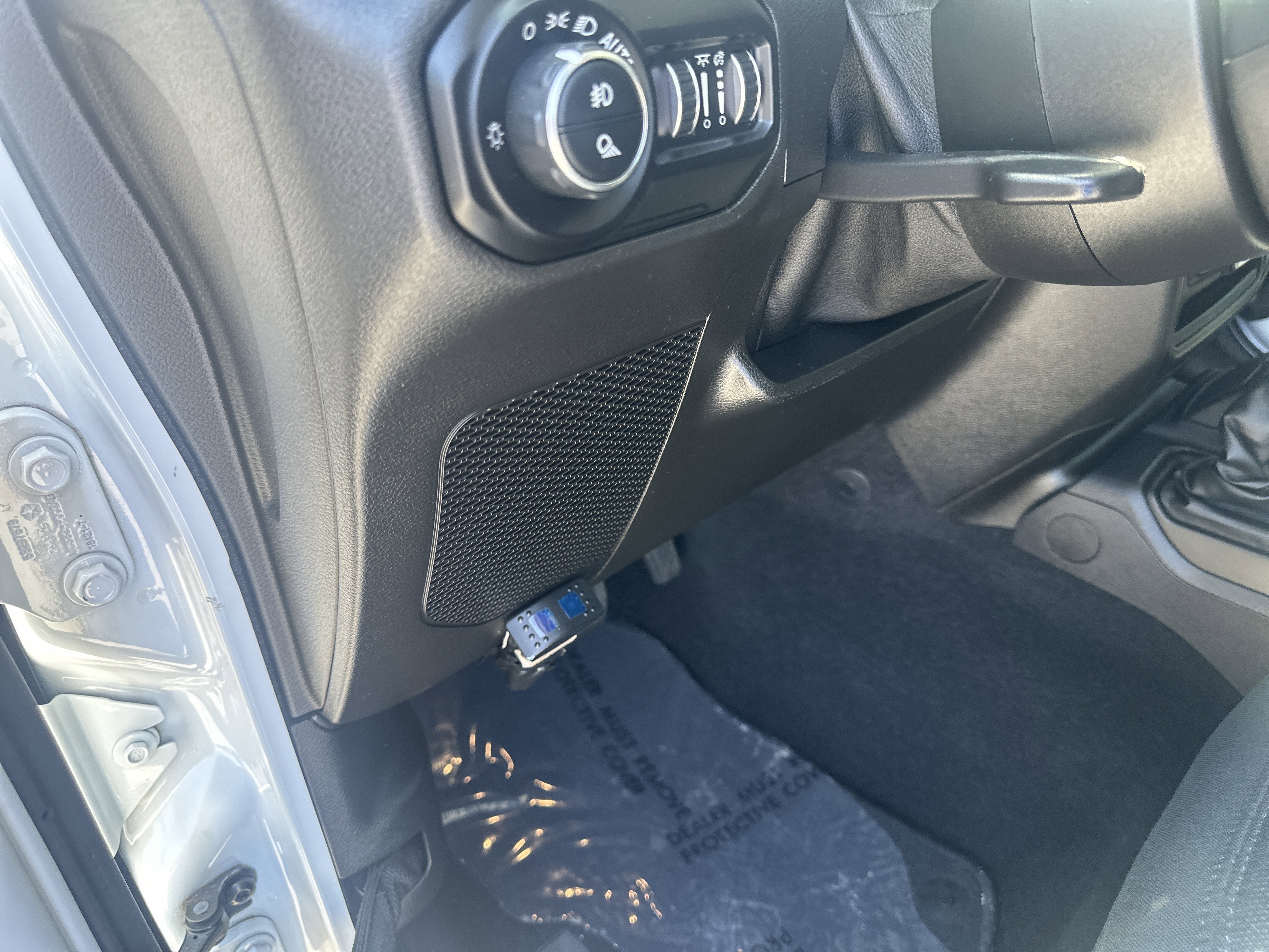 Used 2021 Jeep Gladiator Willys AWD/4WD image 32