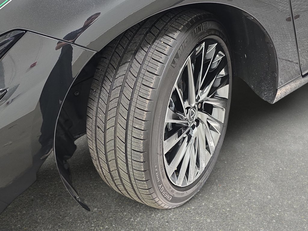 Used 2024 Lexus ES 350 Ultra Luxury w/ Accessory Package (Z2) FWD image 29