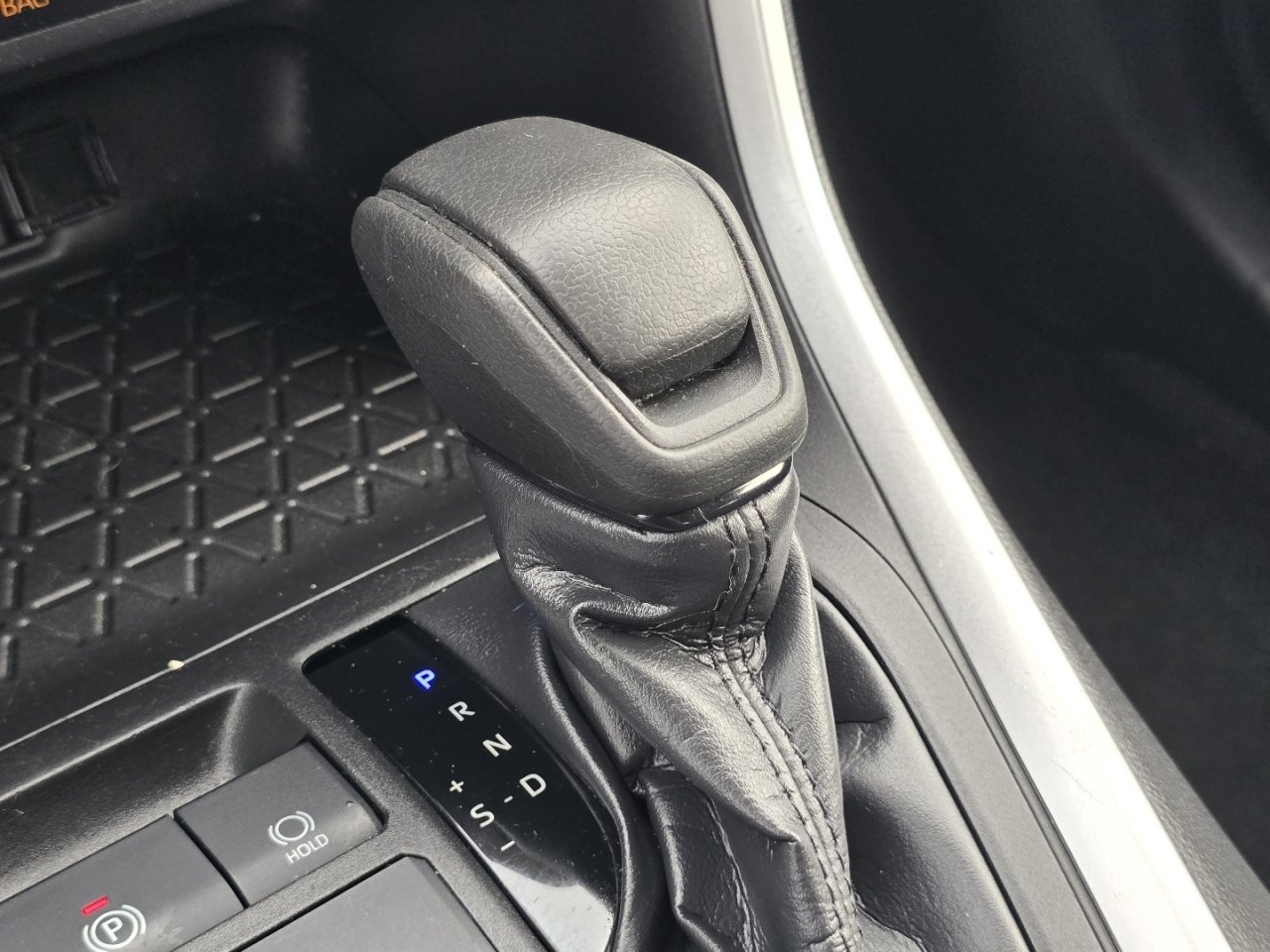 Certified 2022 Toyota RAV4 LE AWD/4WD image 28