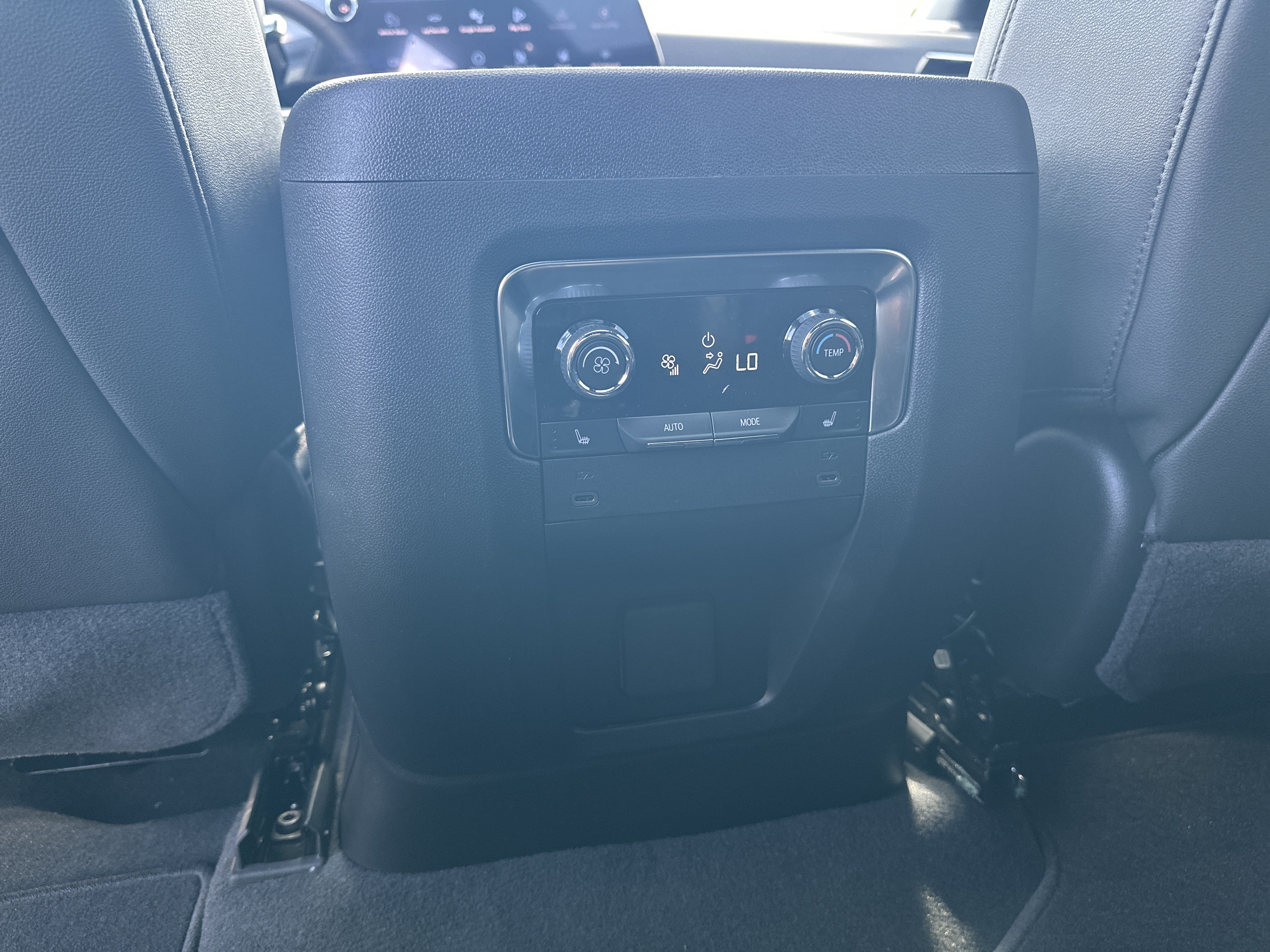 New 2026 Chevrolet Tahoe High Country w/ Sun And Tow Package RWD image 24