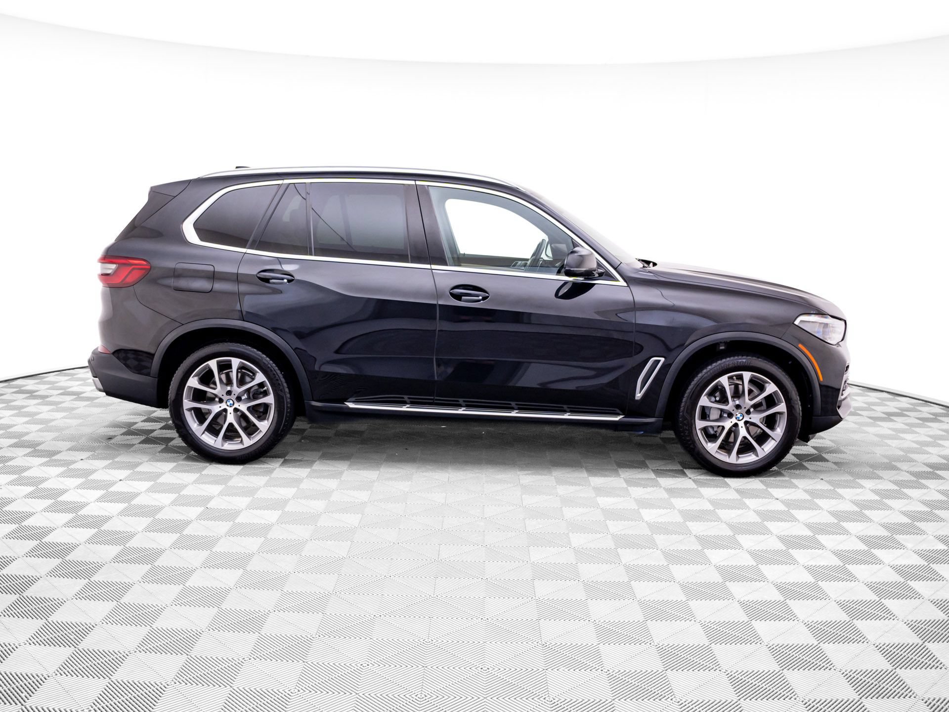 Used 2019 BMW X5 xDrive40i w/ Executive Package AWD/4WD image 8