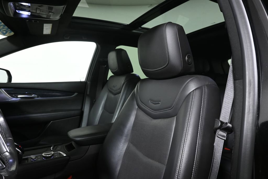 Used 2020 Cadillac XT5 Premium Luxury AWD/4WD image 16