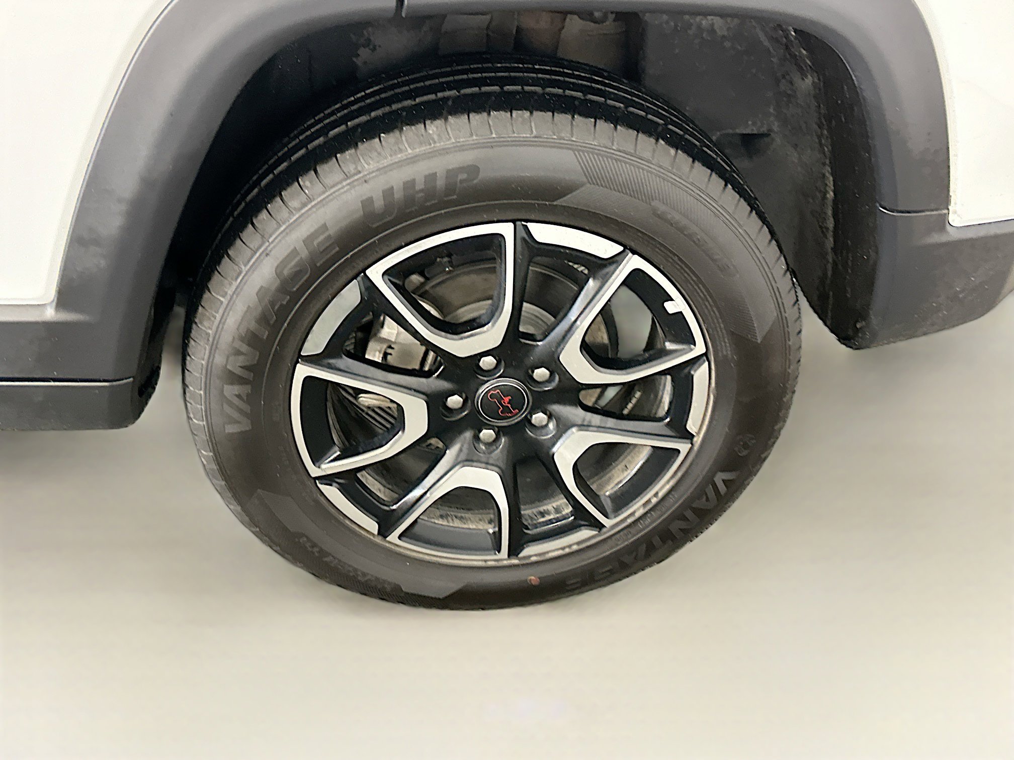 Used 2025 Jeep Compass Trailhawk AWD/4WD image 11