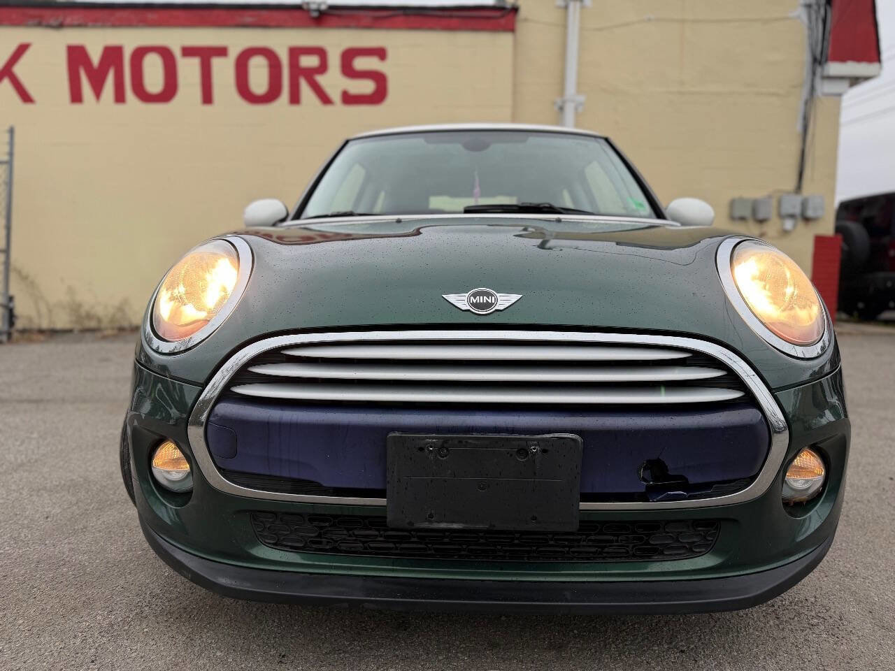 Used 2015 MINI Cooper 2-Door Hardtop image 2
