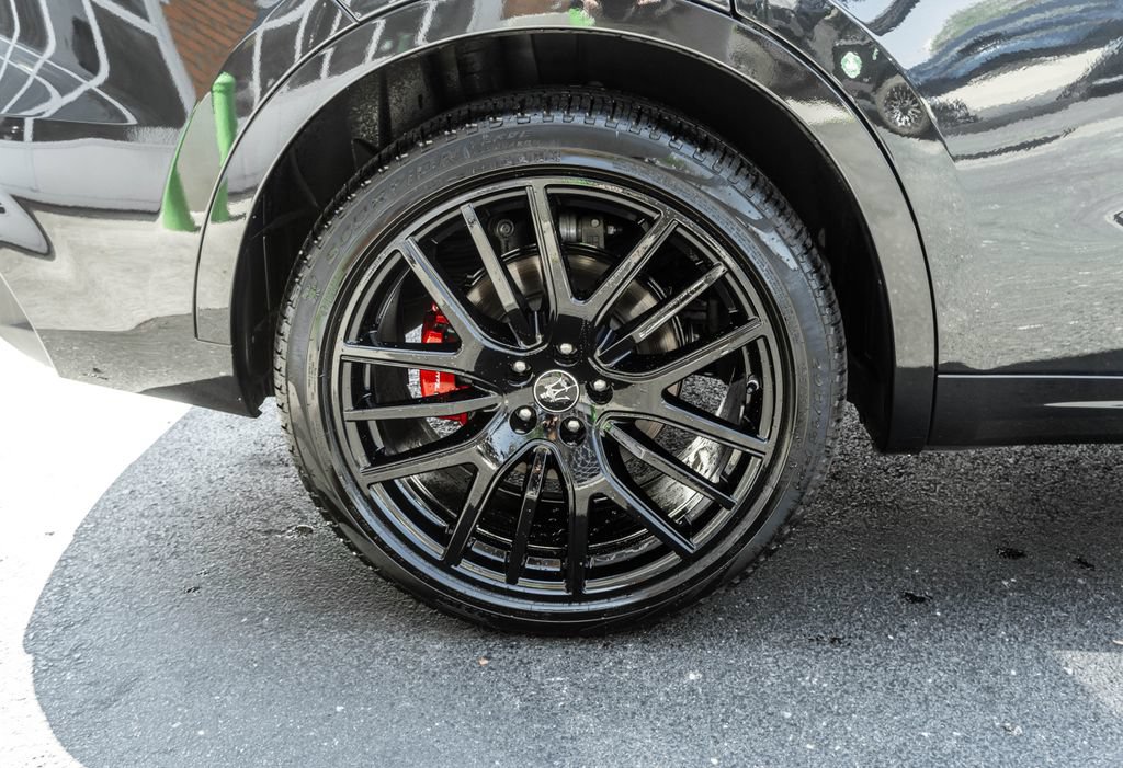 Used 2021 Maserati Levante S GranSport AWD/4WD image 32