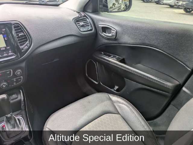 Used 2019 Jeep Compass Latitude FWD image 26