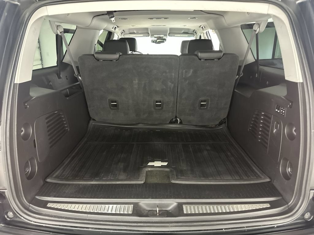 Used 2016 Chevrolet Suburban LT w/ Luxury Package AWD/4WD image 32